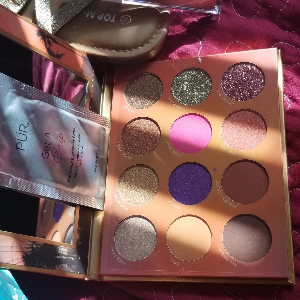 Eyeshadow - Picture 2 of 2